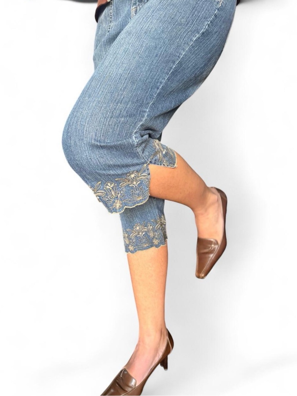 Gloria Vanderbilt Blue Cropped Denim Capri with Gold Embroidered Scalloped Hem